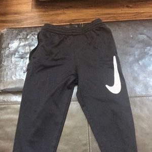 Nike boys jogger